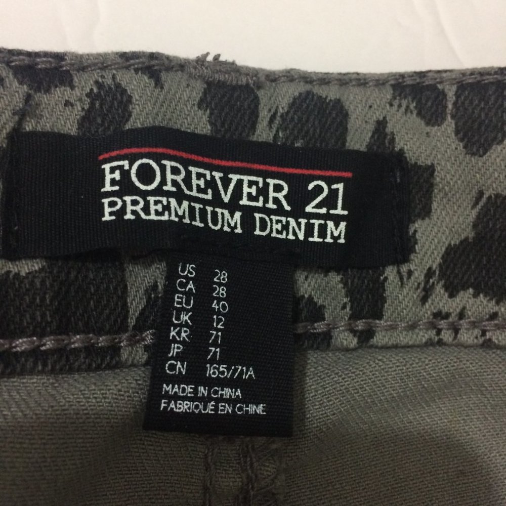 Forever 21 Skinny Ankle Jeans Animal Print NWT - Picture 11 of 12